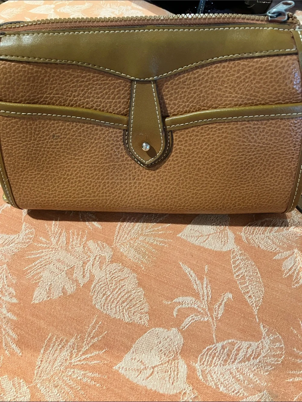 Dooney & Bourke  vintage Brown Pebble Leather Crossbody